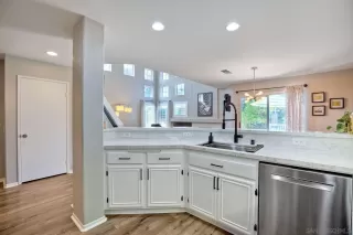 Photo #4: 230015013 Listing