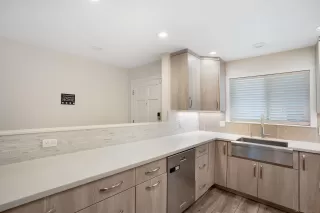 Photo #2: 230015018 Listing