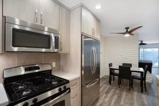 Photo #4: 230015018 Listing