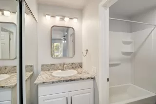 Photo #6: 230015124 Listing