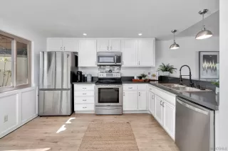 Photo #5: 230015130 Listing