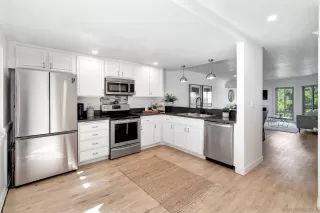 Photo #6: 230015130 Listing