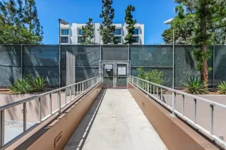 Photo #4: 230015165 Listing