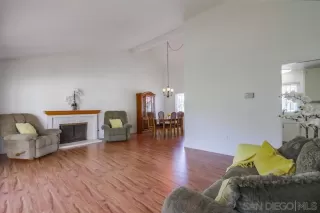 Photo #4: 230015179 Listing 