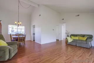 Photo #5: 230015179 Listing 