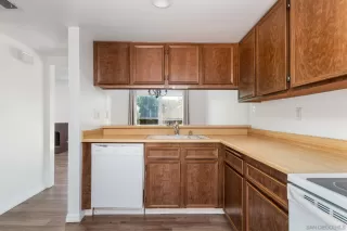 Photo #6: 230015185 Listing 