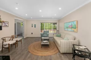 Photo #6: 230015300 Listing