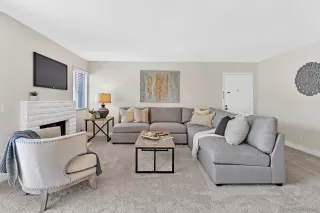 Photo #2: 230015308 Listing