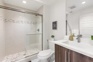 Photo #5: 230015346 Listing