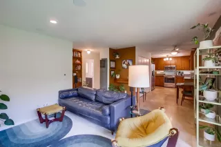 Photo #5: 230015433 Listing