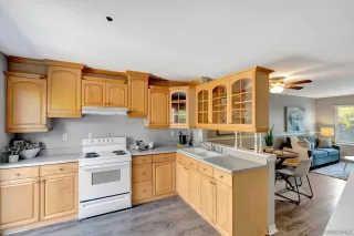 Photo #4: 230015475 Listing 