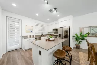 Photo #3: 230015498 Listing