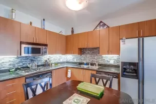 Photo #5: 230015536 Listing