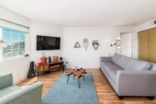 Photo #3: 230015583 Listing