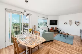 Photo #4: 230015583 Listing