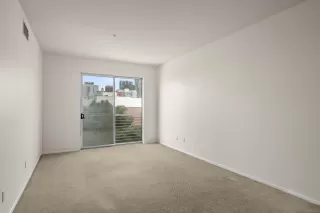 Photo #4: 230015648 Listing