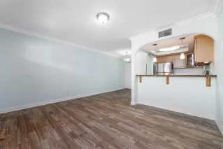 Photo #4: 230015657 Listing