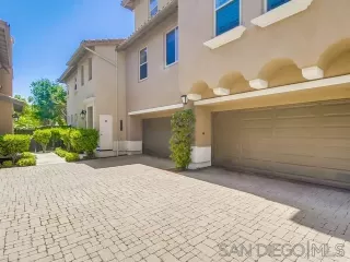 Photo #2: 230015719 Listing 