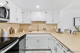 Photo #5: 230015786 Listing