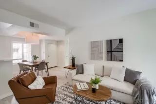 Photo #2: 230015789 Listing