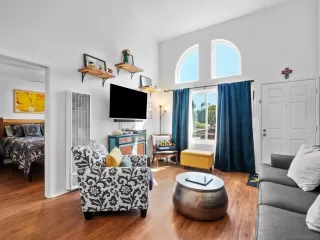 Photo #3: 230015900 Listing