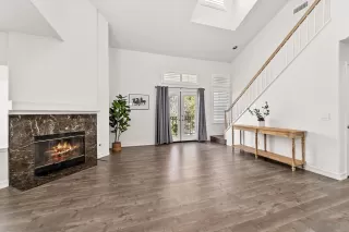 Photo #4: 230015934 Listing