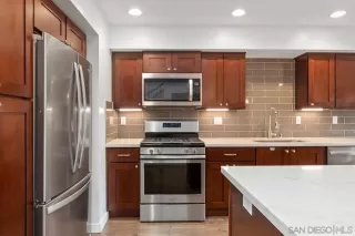 Photo #5: 230015943 Listing