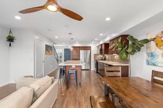 Photo #6: 230015943 Listing