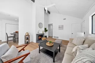 Photo #4: 230015960 Listing