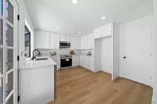 Photo #5: 230015960 Listing