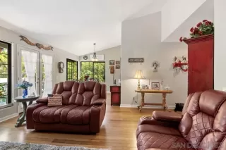 Photo #4: 230015975 Listing