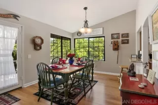 Photo #5: 230015975 Listing