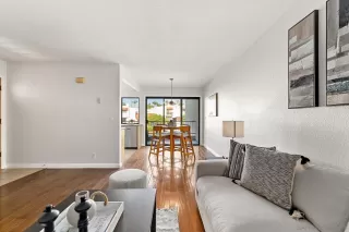 Photo #1: 230015982 Listing