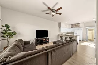 Photo #3: 230016025 Listing