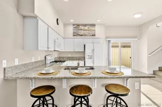 Photo #4: 230016025 Listing