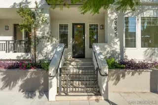 Photo #3: 230016035 Listing