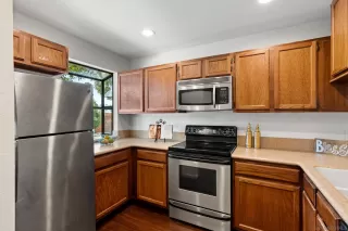 Photo #3: 230016056 Listing