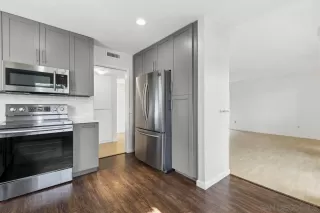Photo #2: 230016070 Listing 