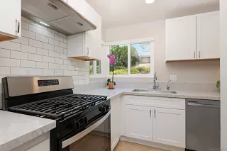 Photo #4: 230016084 Listing