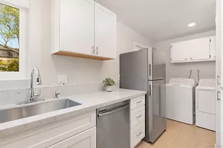 Photo #5: 230016084 Listing