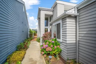 Photo #2: 230016151 Listing 