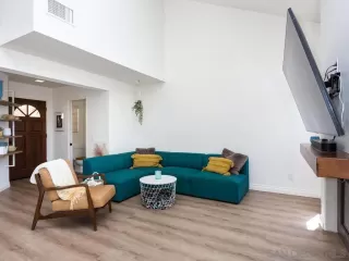 Photo #3: 230016273 Listing