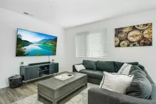 Photo #5: 230016302 Listing