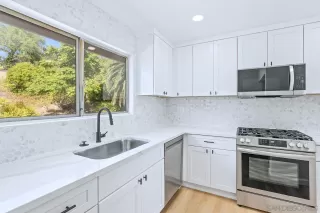 Photo #1: 230016344 Listing