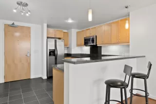 Photo #2: 230016367 Listing