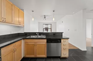 Photo #5: 230016367 Listing