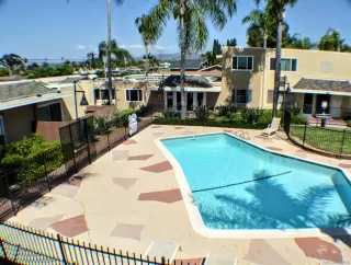 Photo #4: 230016368 Listing