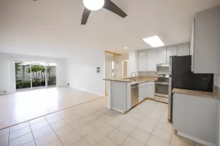 Photo #3: 230016370 Listing