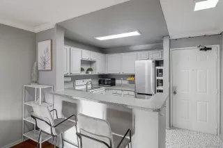 Photo #4: 230016410 Listing