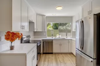 Photo #4: 230016418 Listing